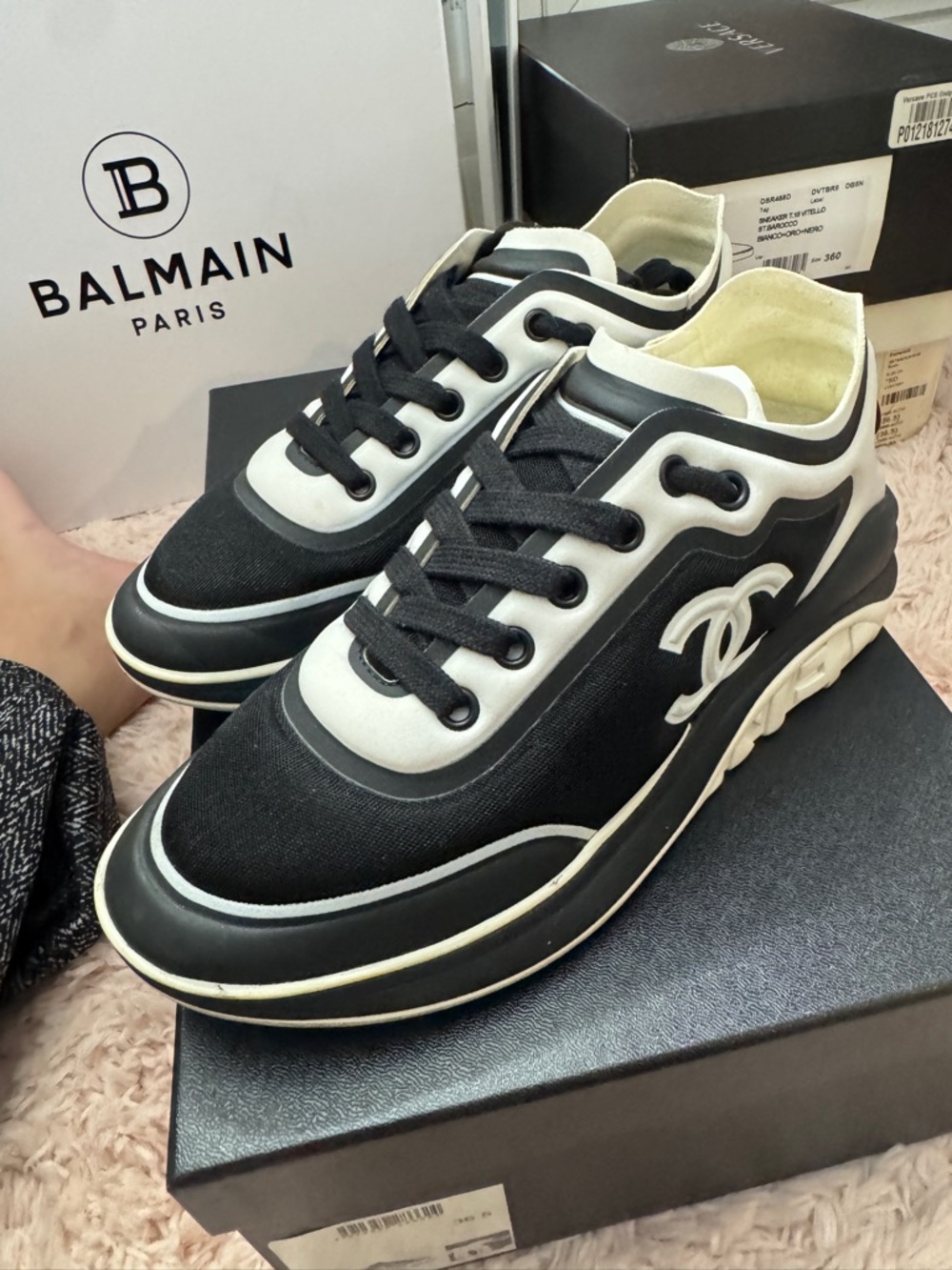 CHANEL Black and White Women's Low-Top Sneakers $450 size 36.5